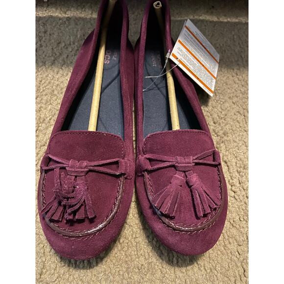 Crocs Women’s Shoe Size 6.5 plum suede lina loafer - Picture 1 of 5